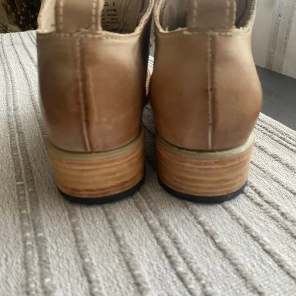 Freebird Mabel slip-on oxfords. - Picture 6 of 7